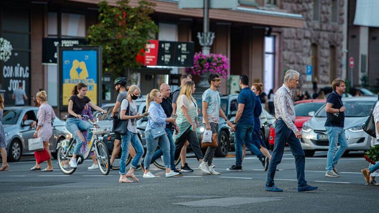 В Украине три тысячи заболевших в день. Фото: Страна