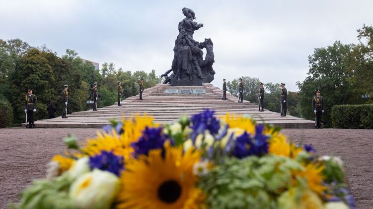 В Украине пытаются затушевать причастность украинских националистов к Холокосту. Фото: president.gov.ua