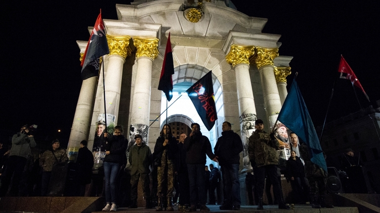 Митинг на Майдане против разгона блокады Донбасса, фото: Украинские новости