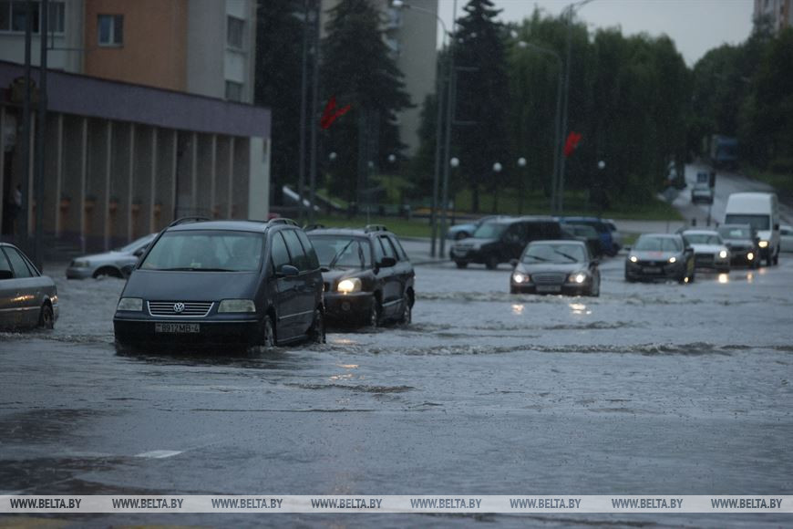 В Гродно ливни затопили улицы