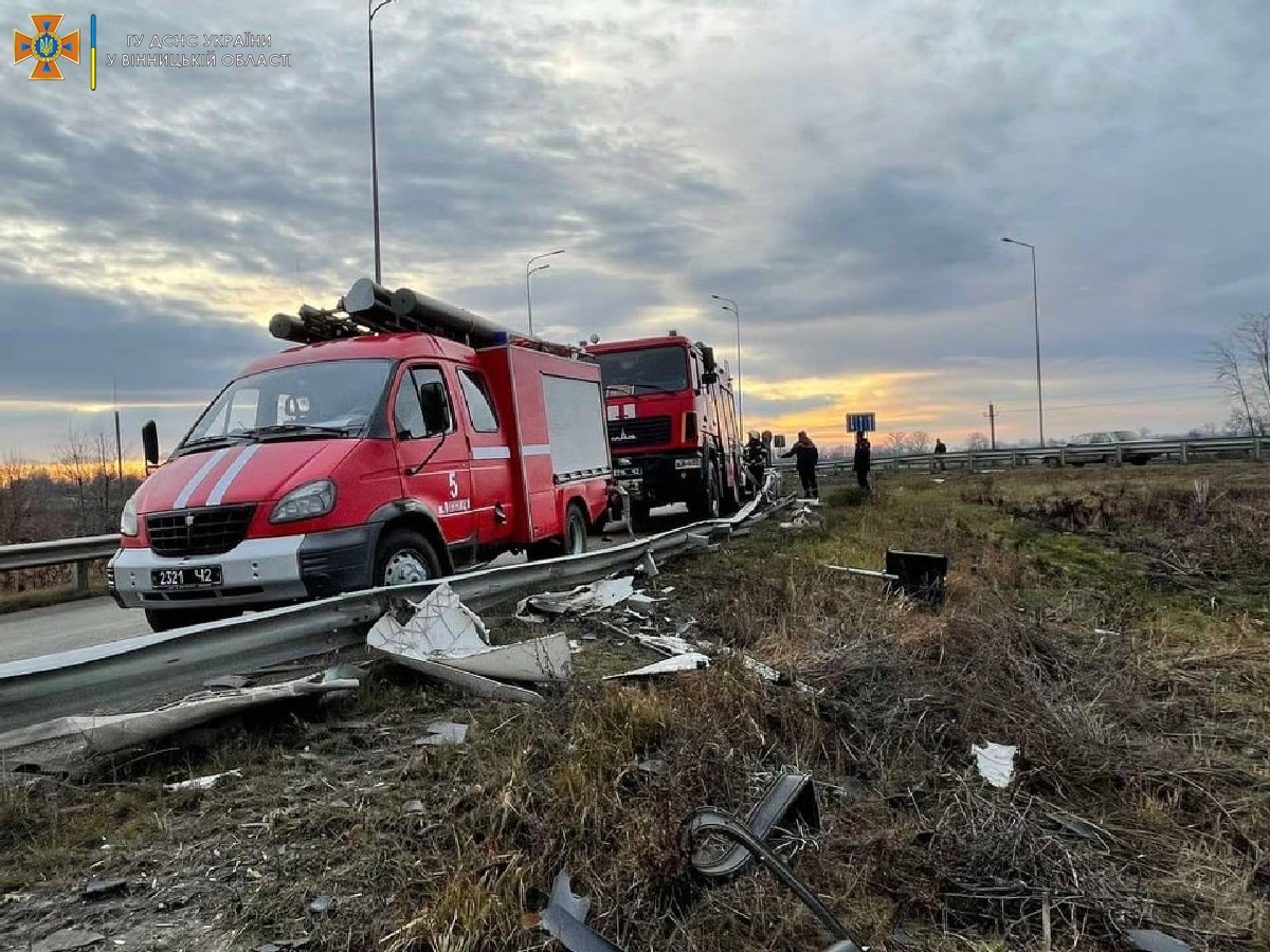 под Винницей перевернулась автоцистерна с аммиаком