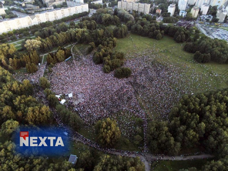 Фото и видео из Минска, где прошел многотысячный митинг в поддержку Тихановской