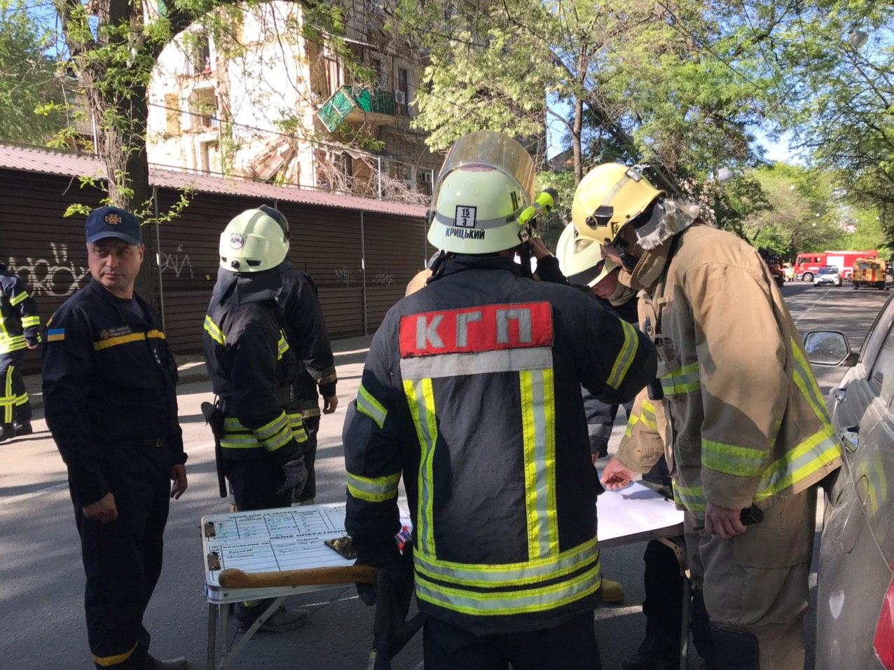 Обвалилась стена жилого дома в Одессе. Фото: ГСЧС