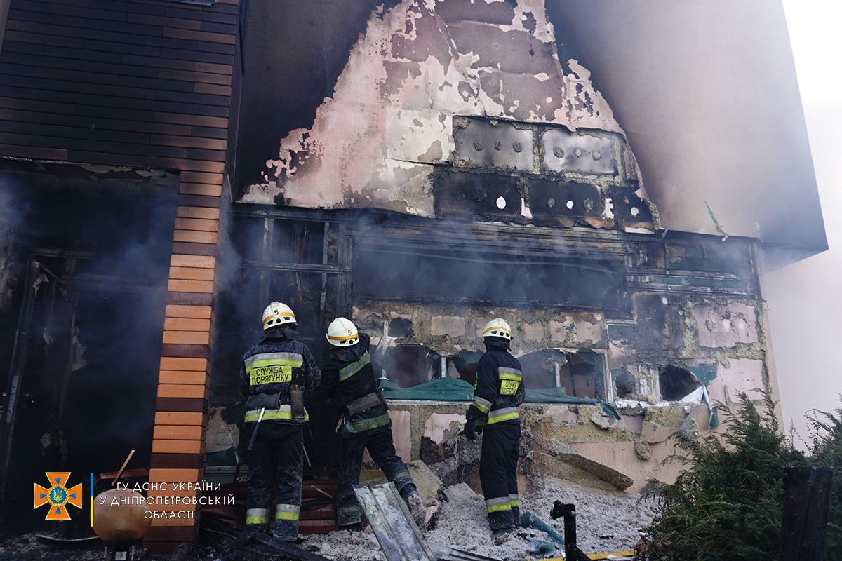 Пожар в гараже в Днепре