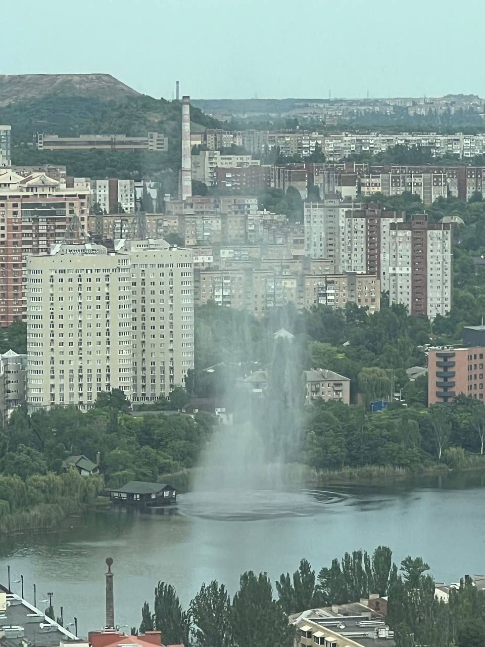 В Донецке прилет в реку Кальмиус