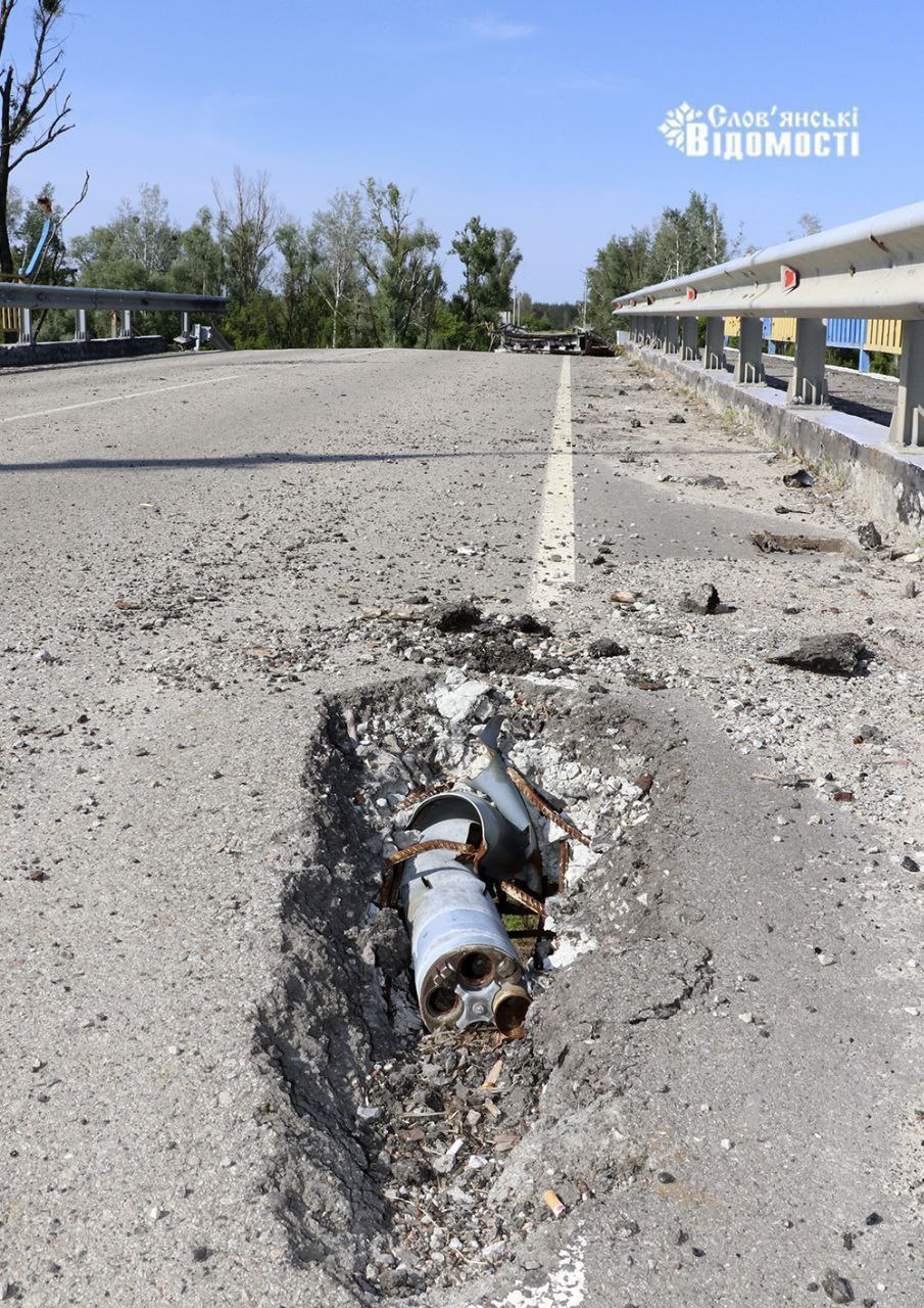 Разрушенный мост между Богородичным и Святогорском. Фото 8