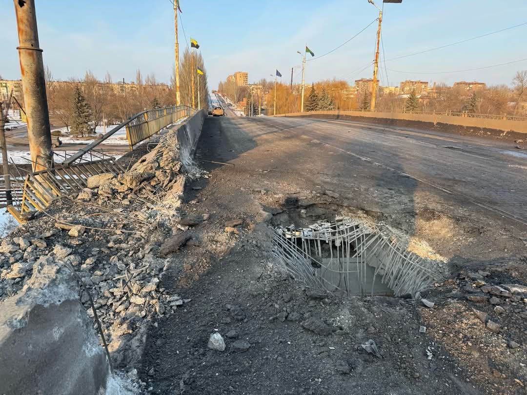 Фото (3) Наслідки бомбардування. Джерело - Телеграм