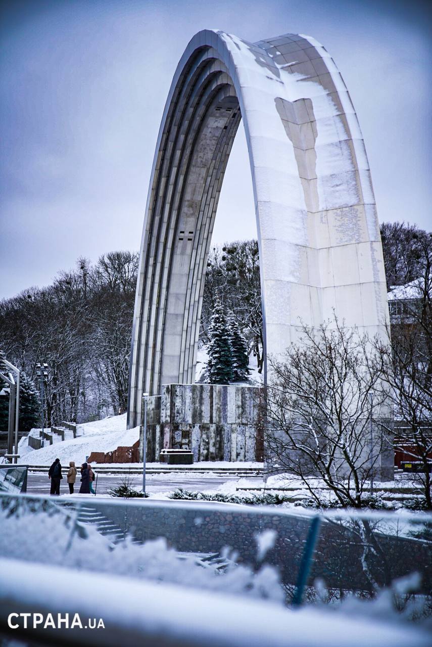 Фото (6) заснеженного Киева. Источник - "Страна"