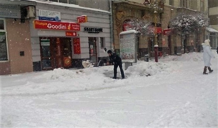 Борьба со снежным бураном в Ивано-Франковске